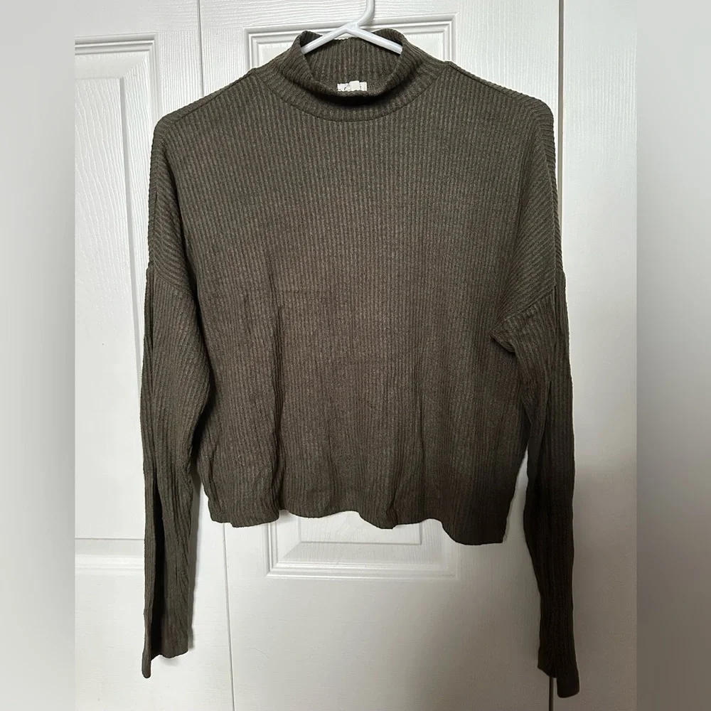 Garage Ribbed Mock Neck - Picture 1 of 3